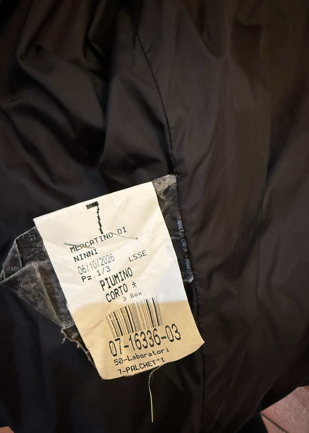Prada Piumino Vintage in Nylon Tecnico Lucido Nero - Mercatino di Ninni