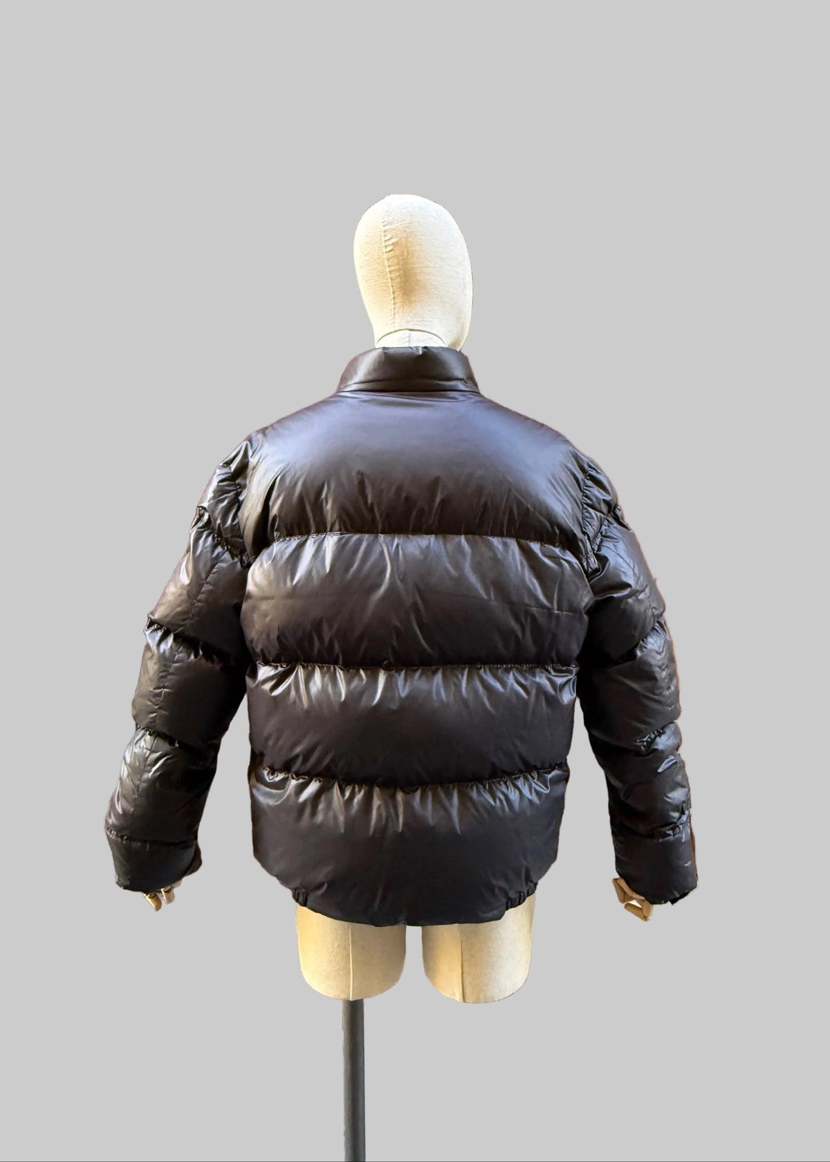 Prada Piumino Vintage in Nylon Tecnico Lucido Nero - Mercatino di Ninni