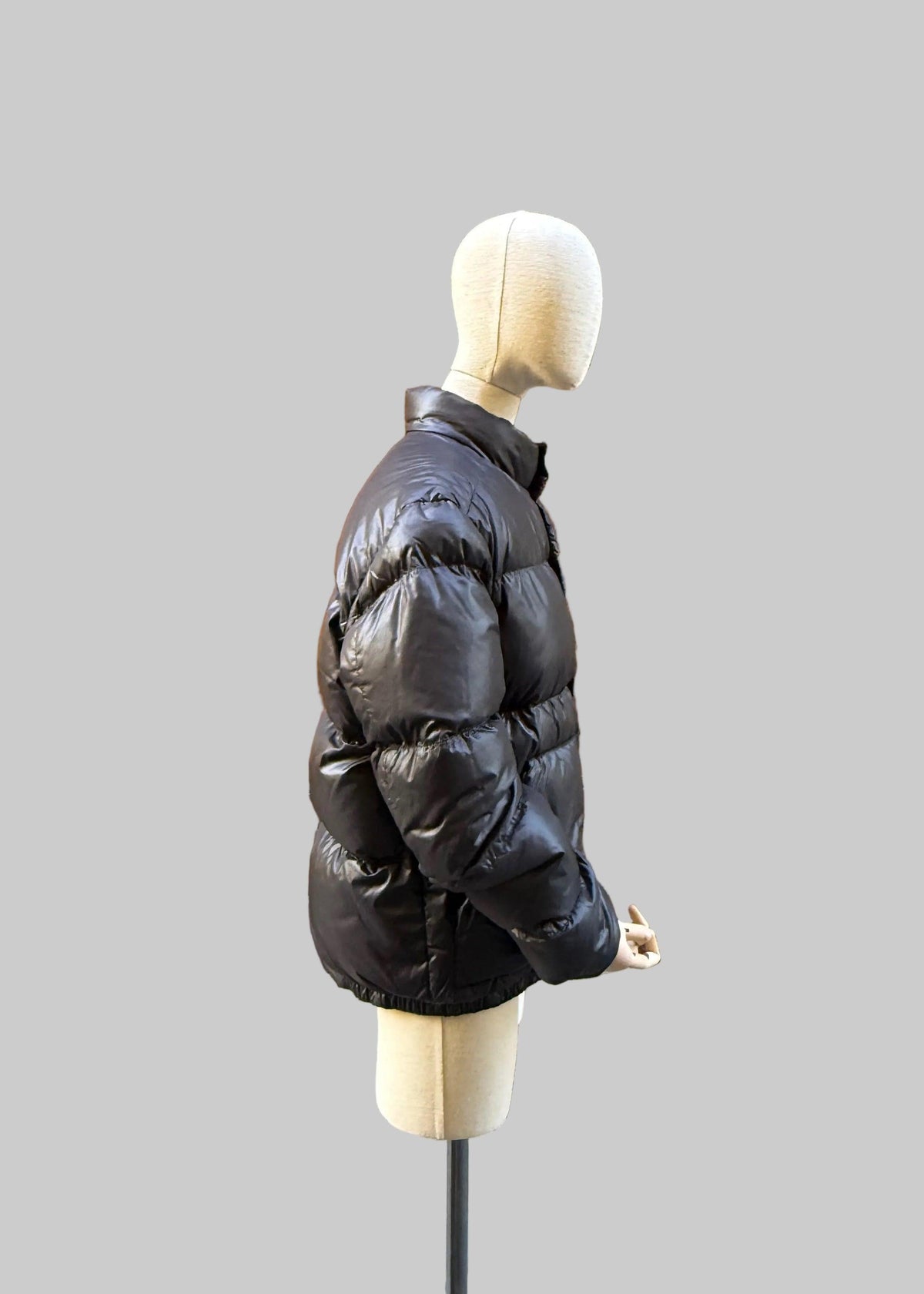 Prada Piumino Vintage in Nylon Tecnico Lucido Nero - Mercatino di Ninni