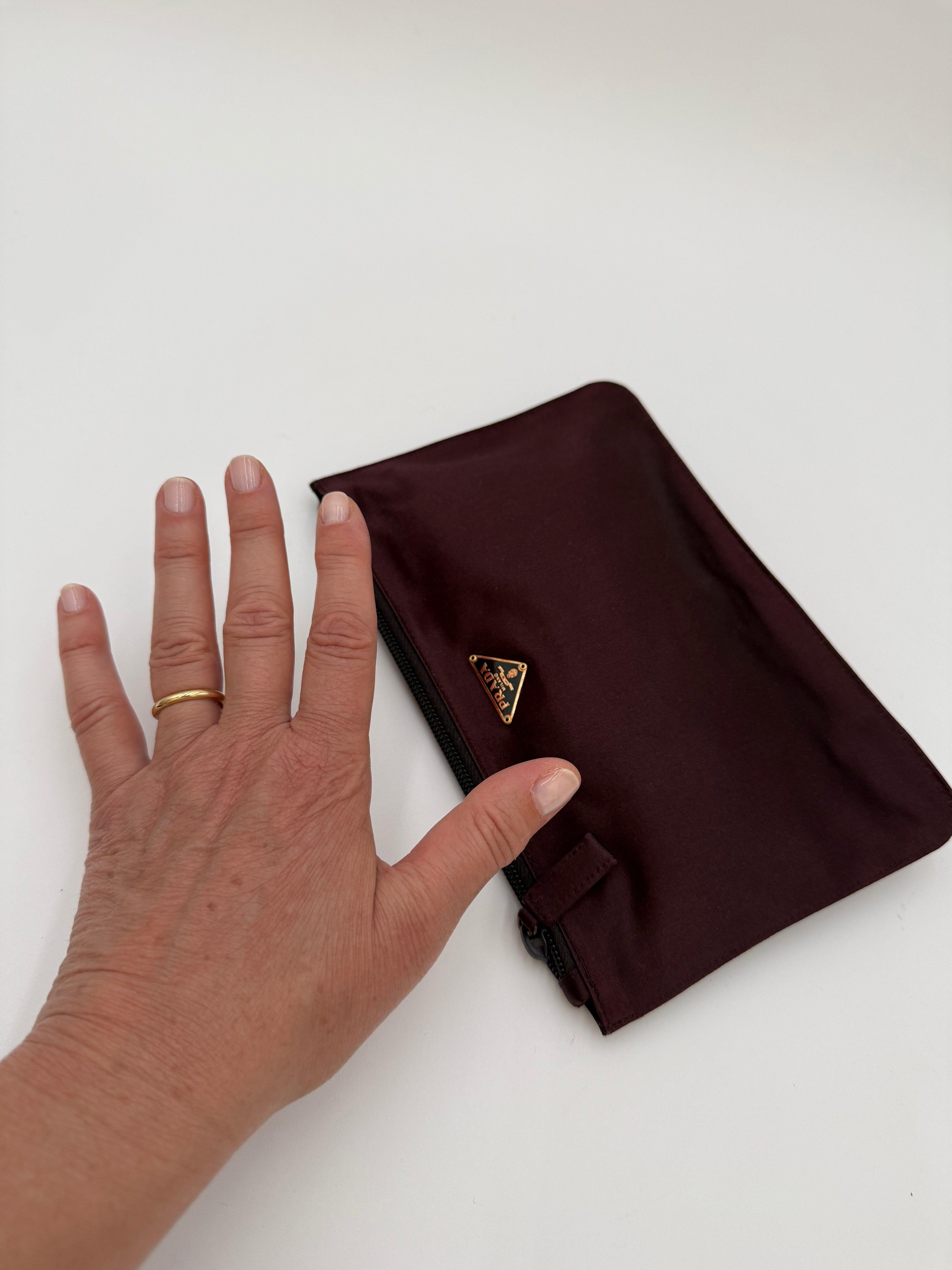 Prada Pochette Vintage a Busta in Nylon Jacquard Borgogna