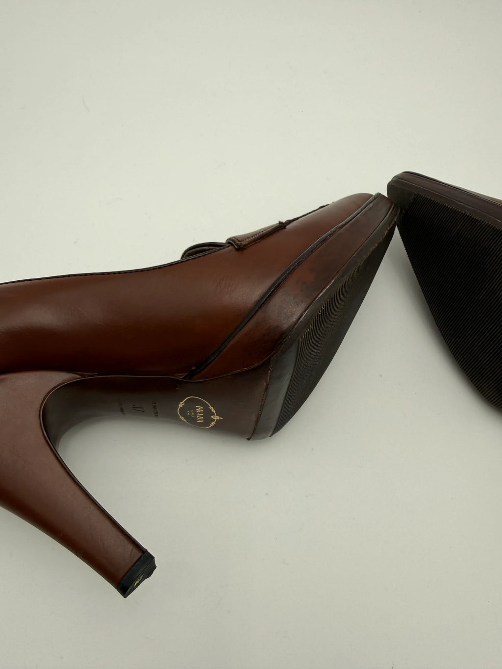 Prada Scarpe Vintage con Tacco in Pelle Marrone - Mercatino di Ninni