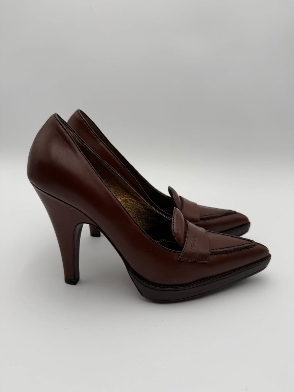 Prada Scarpe Vintage con Tacco in Pelle Marrone - Mercatino di Ninni