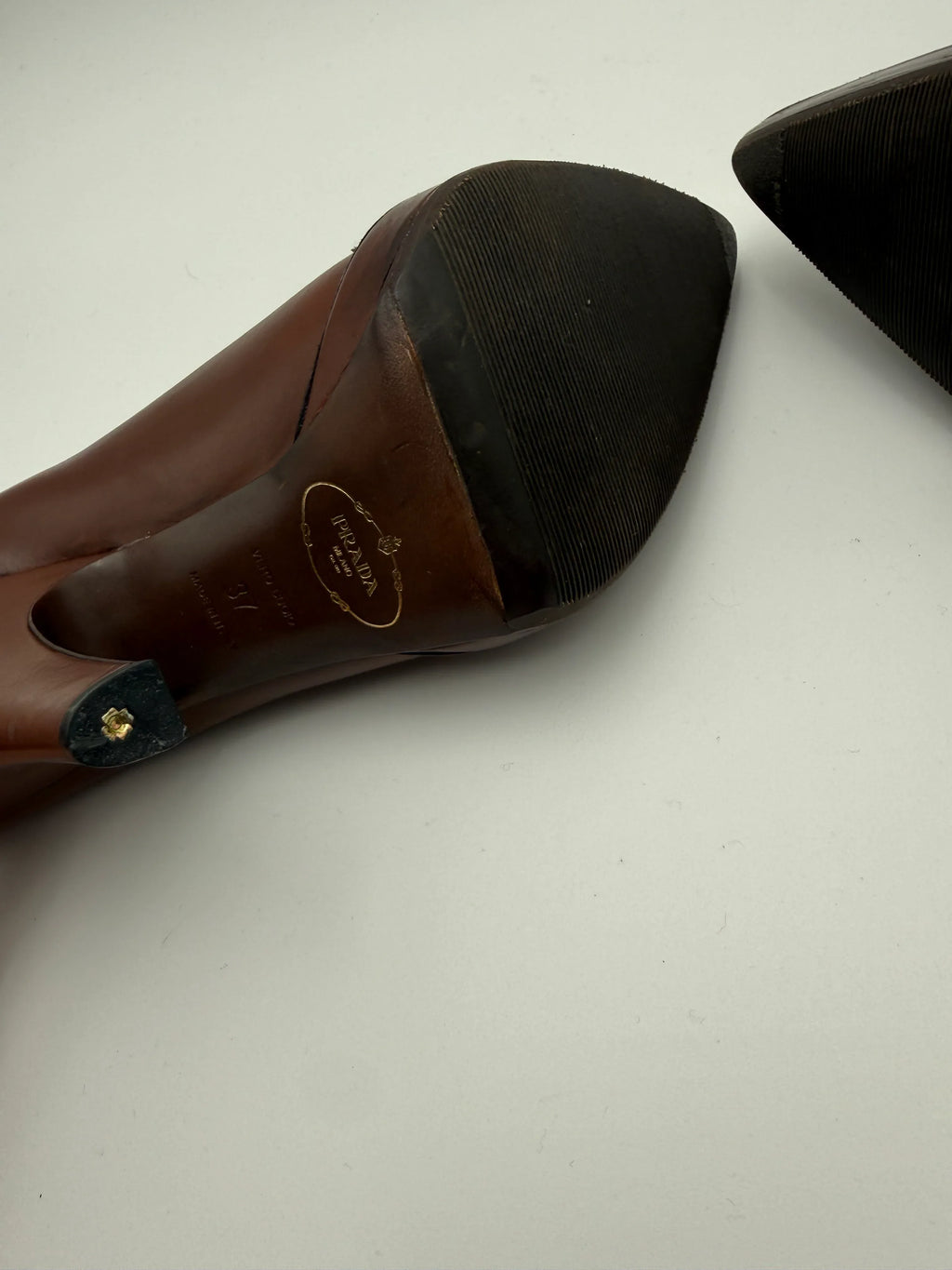 Prada Scarpe Vintage con Tacco in Pelle Marrone - Mercatino di Ninni