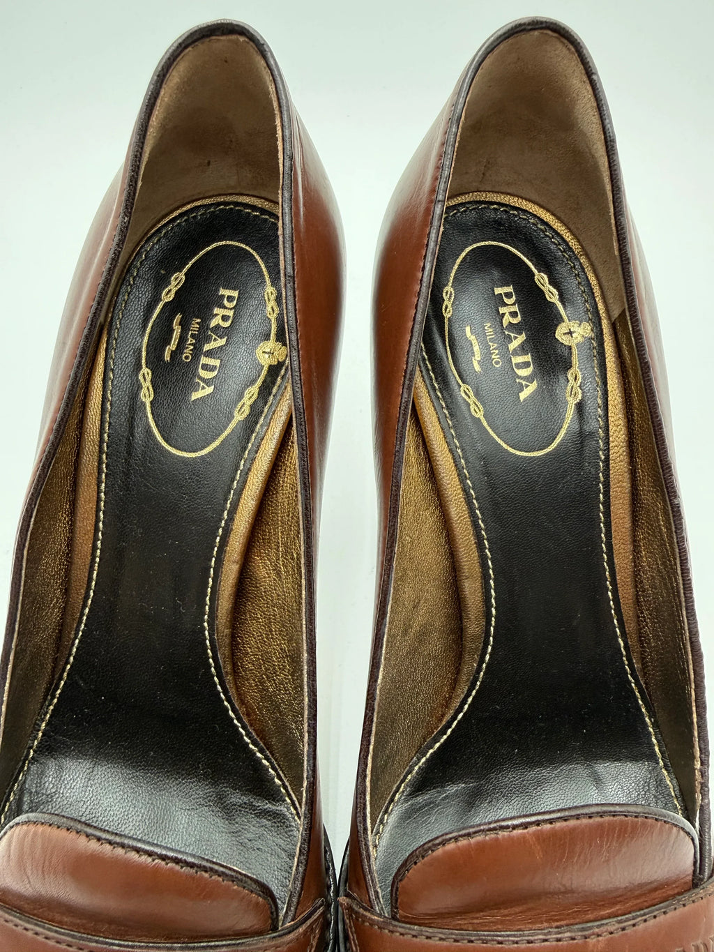 Prada Scarpe Vintage con Tacco in Pelle Marrone - Mercatino di Ninni
