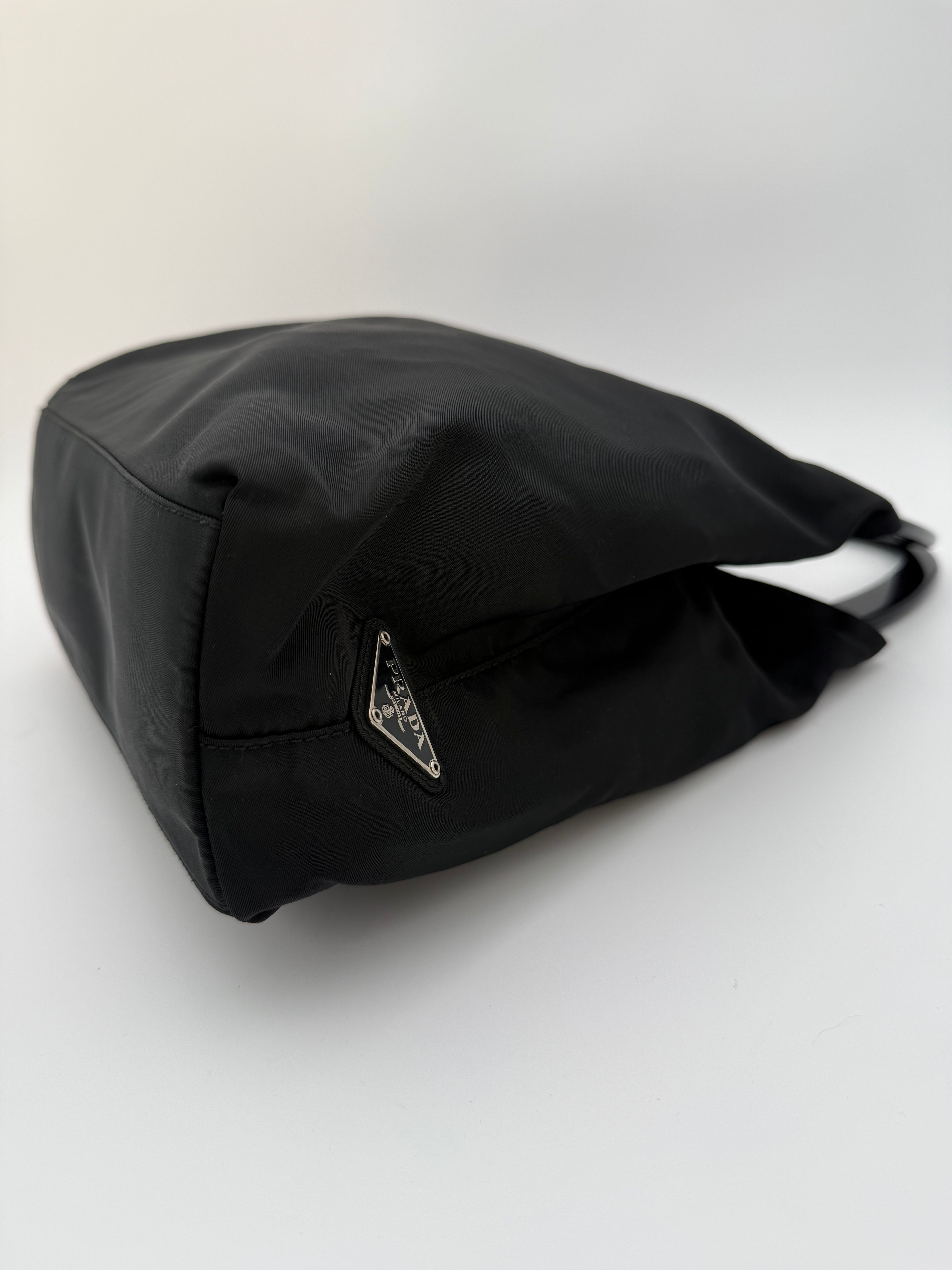 Prada Tote Borsa in Tela e Manici in Plexi Nera - Mercatino di Ninni