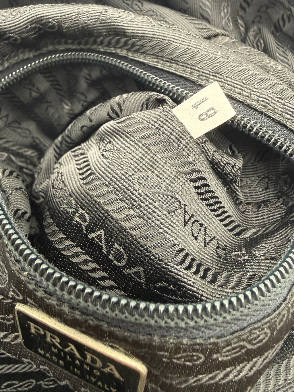 Prada Zaino in Nylon Tela Vela Nero - Mercatino di Ninni