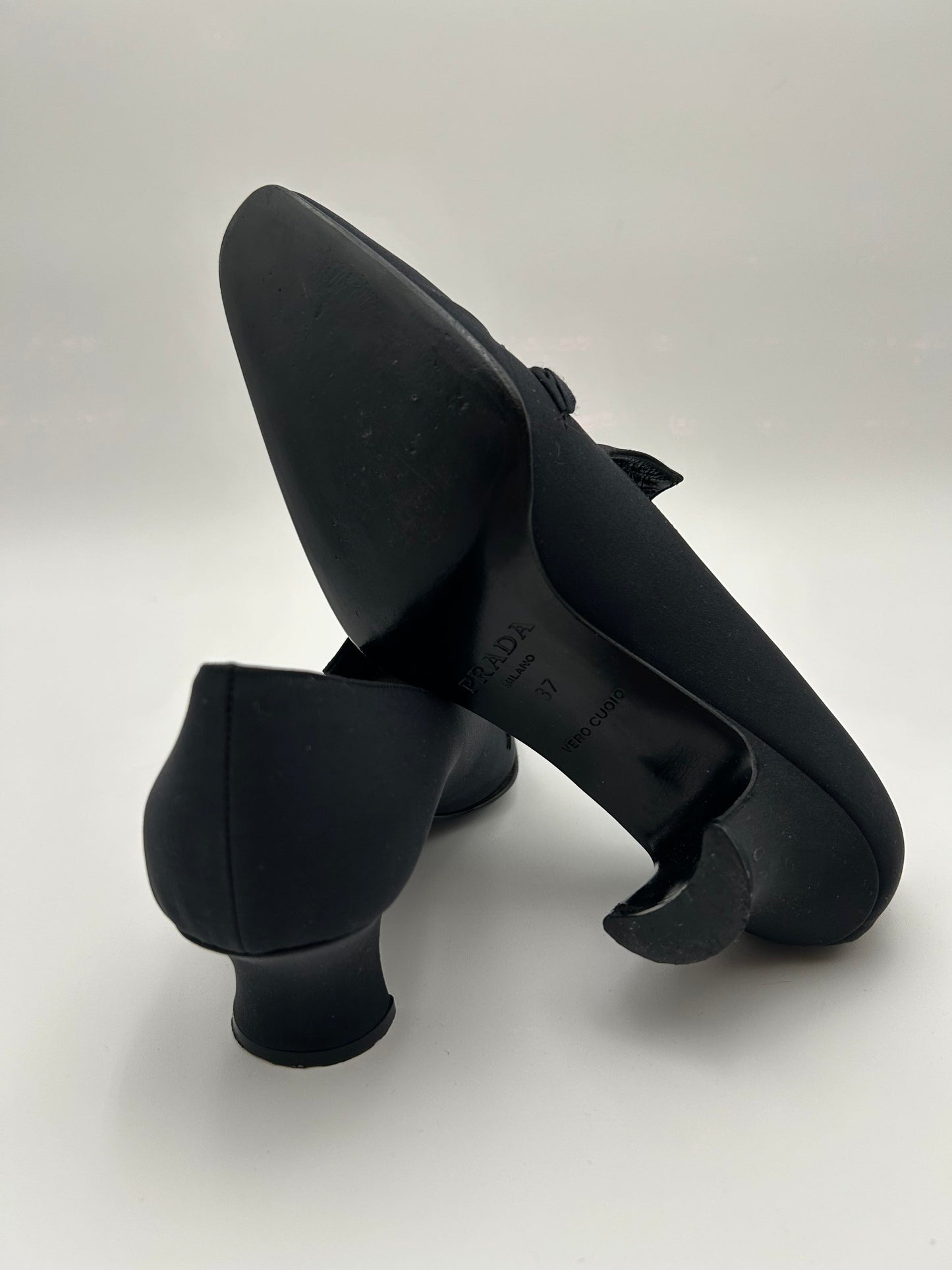 Prada vintage Scarpe in Raso Ricamate Prada