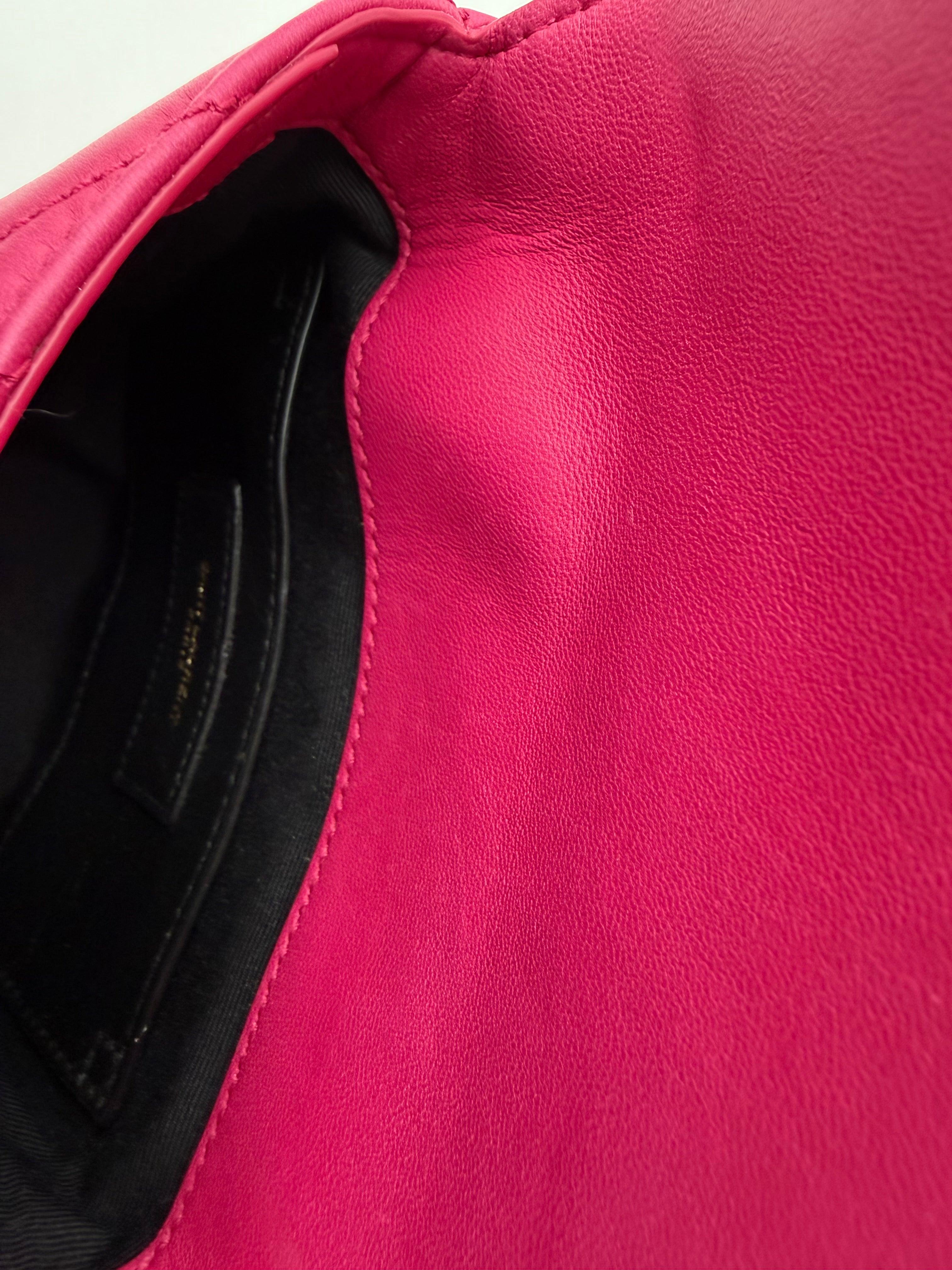 Saint Laurent Borsa a Tracolla Monogram Matelassé in Pelle Fucsia