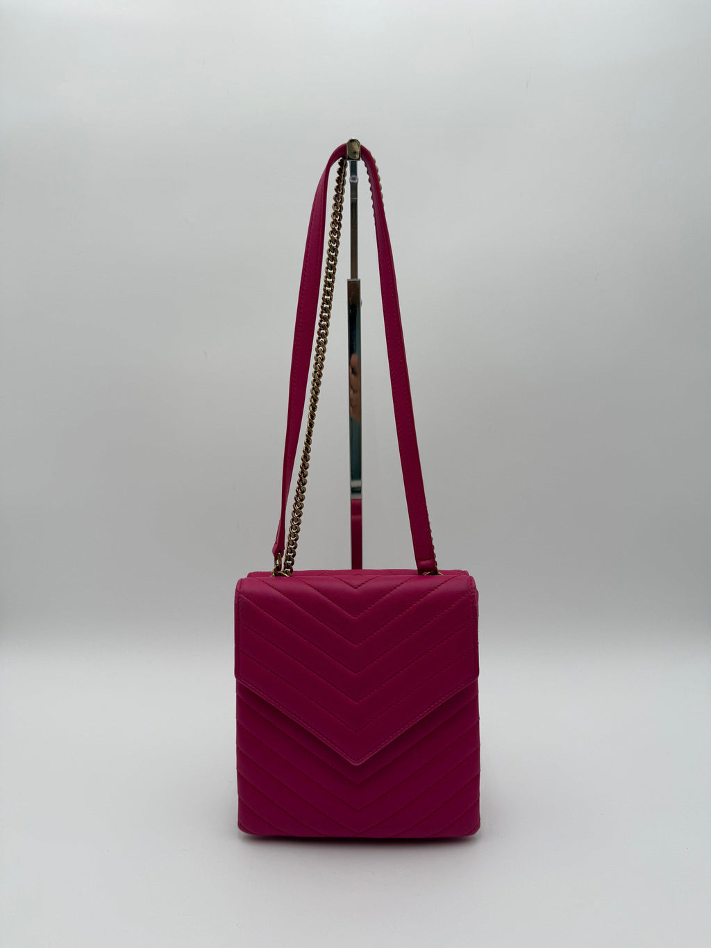 Saint Laurent Borsa a Tracolla Monogram Matelassé in Pelle Fucsia
