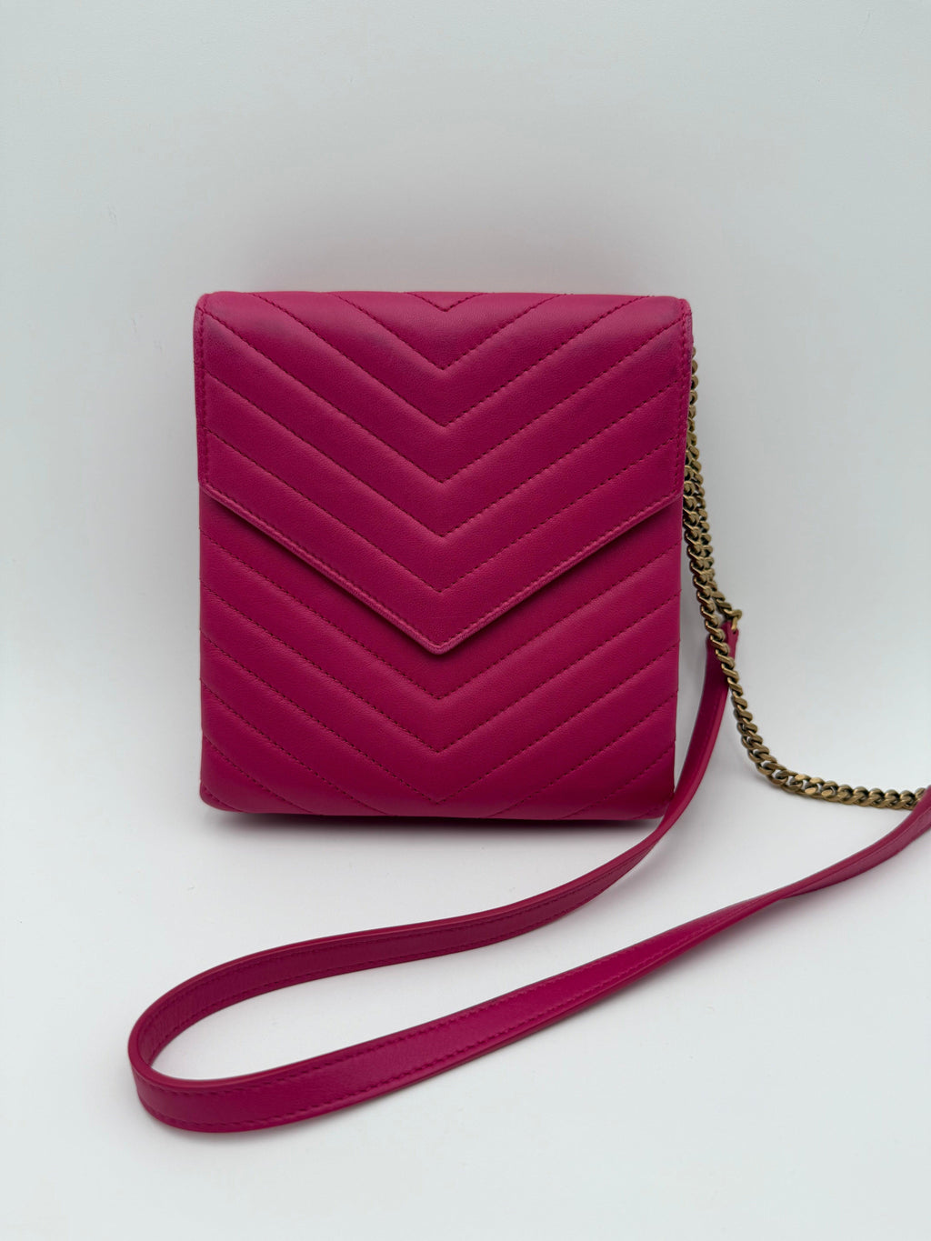 Saint Laurent Borsa a Tracolla Monogram Matelassé in Pelle Fucsia