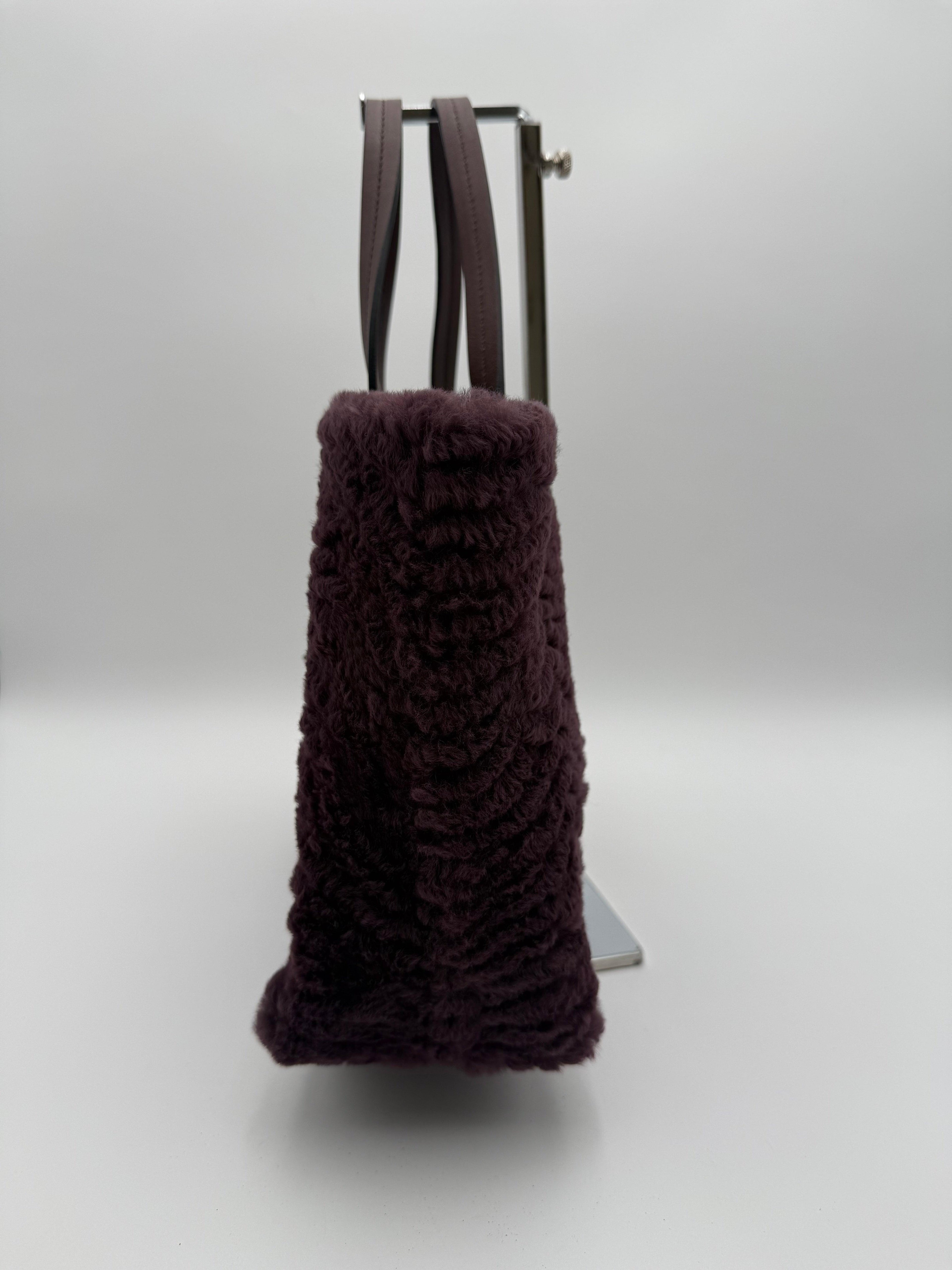 Salvatore Ferragamo Borsa Tote in Shearling Bordeaux Viola Prugna - Mercatino di Ninni