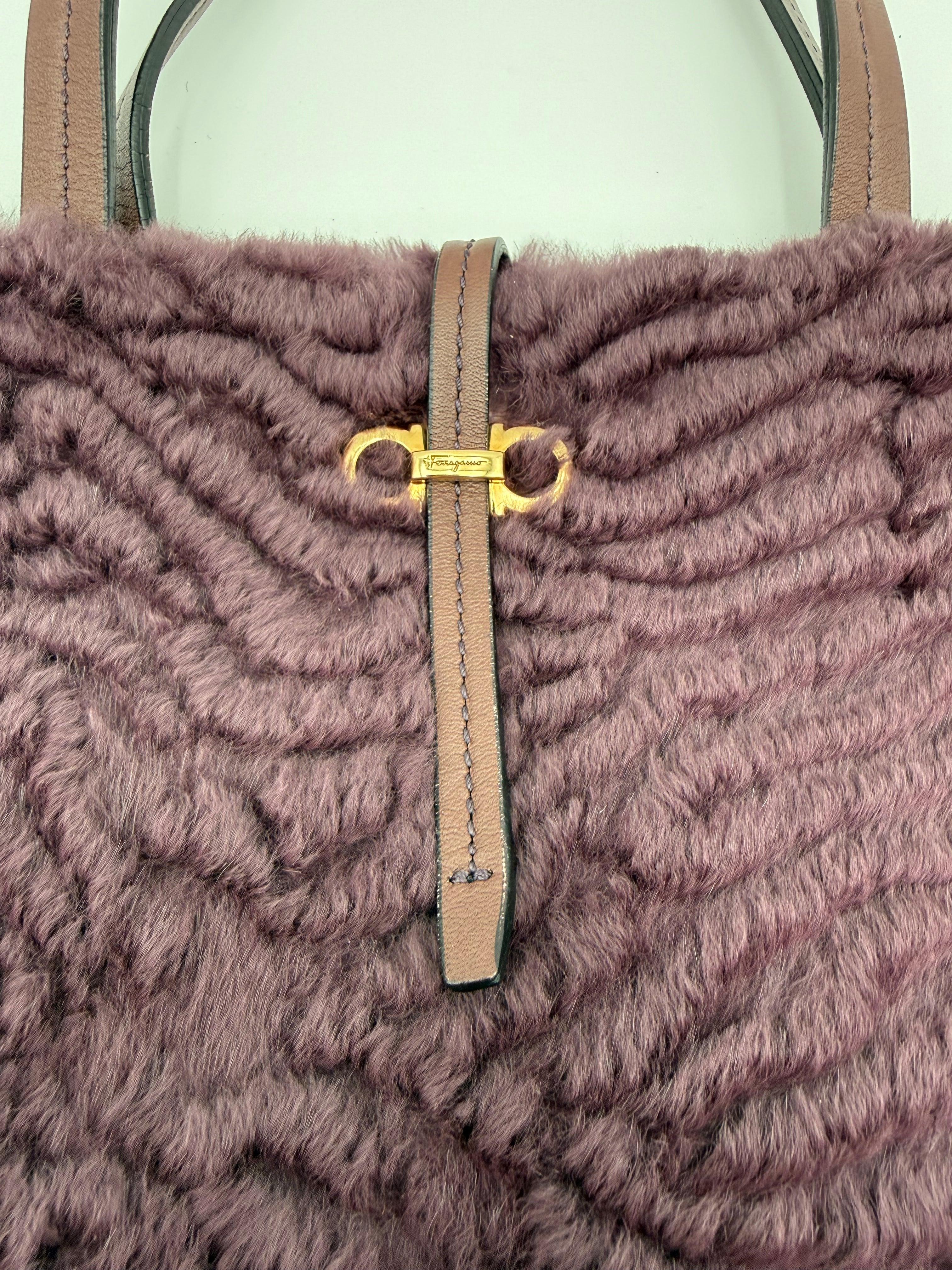 Salvatore Ferragamo Borsa Tote in Shearling Bordeaux Viola Prugna - Mercatino di Ninni