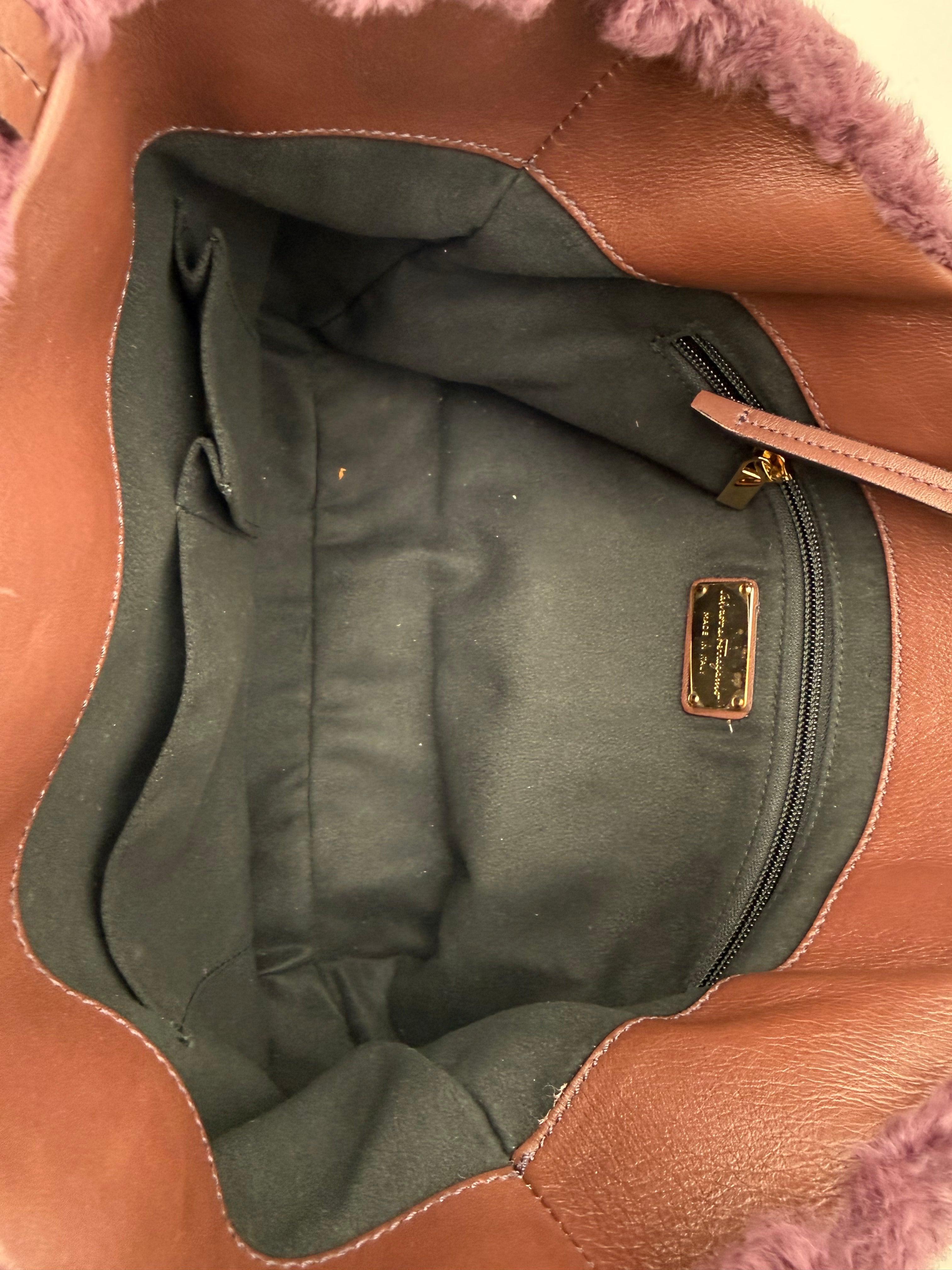 Salvatore Ferragamo Borsa Tote in Shearling Bordeaux Viola Prugna - Mercatino di Ninni