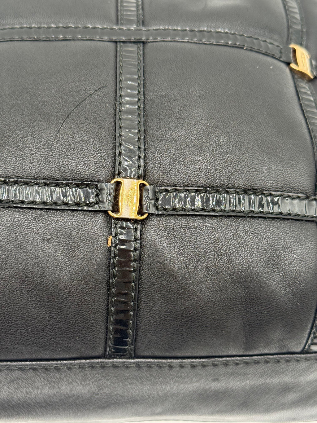 Salvatore Ferragamo Borsa Vintage in Pelle di Nappa Nera - Mercatino di Ninni