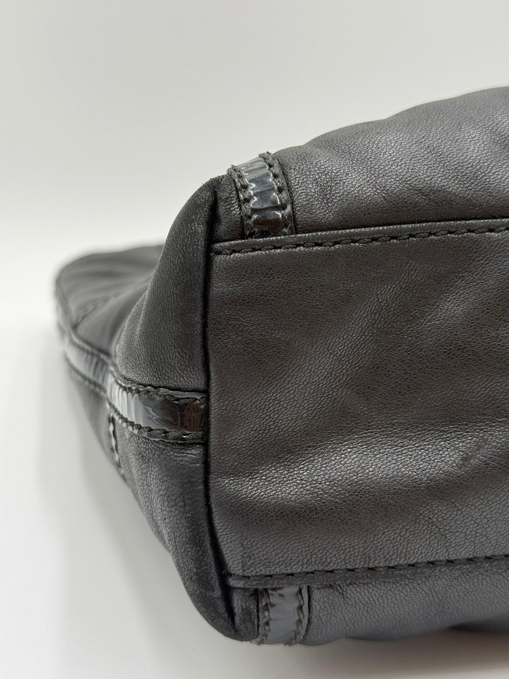 Salvatore Ferragamo Borsa Vintage in Pelle di Nappa Nera - Mercatino di Ninni
