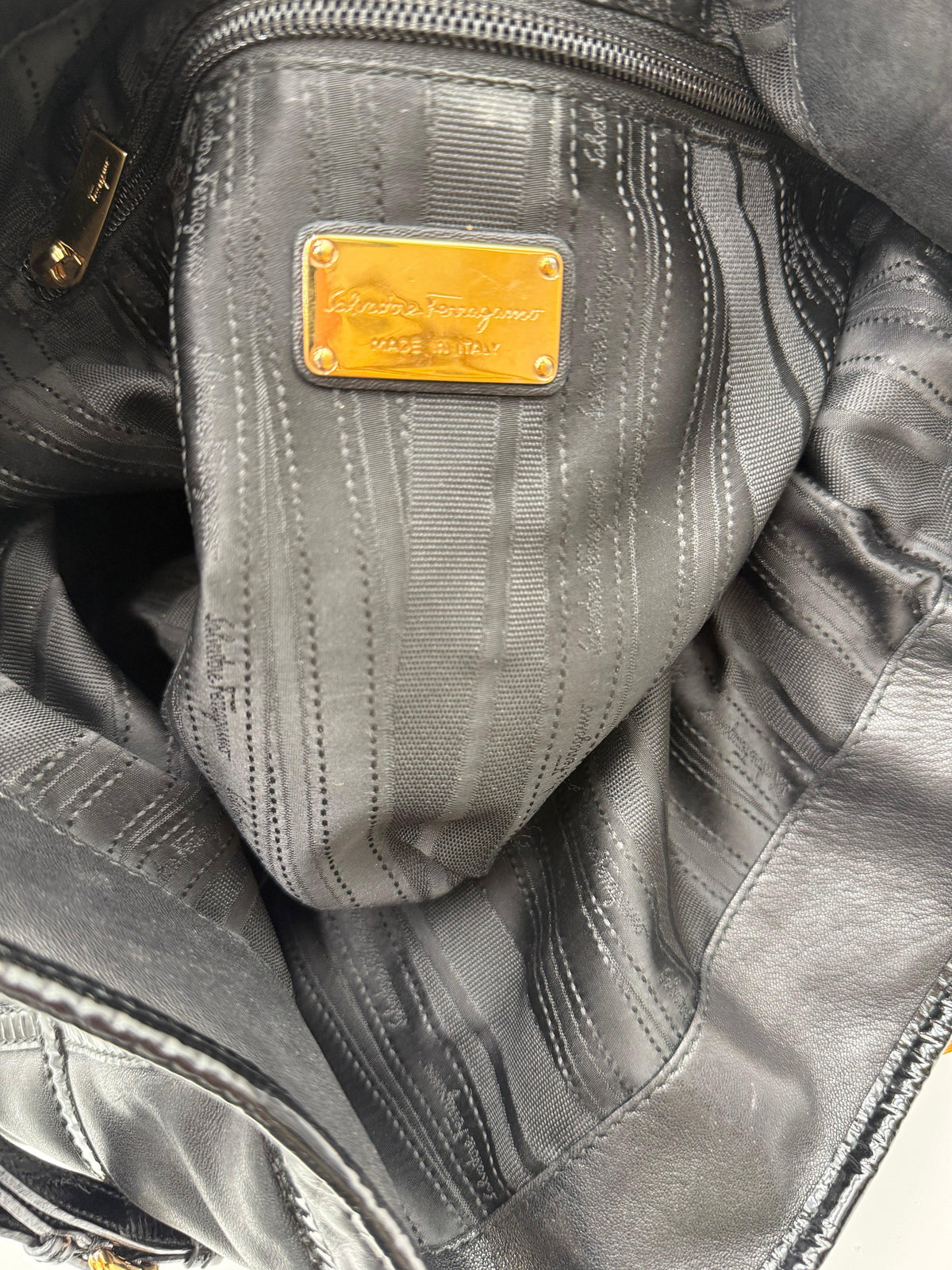 Salvatore Ferragamo Borsa Vintage in Pelle di Nappa Nera - Mercatino di Ninni