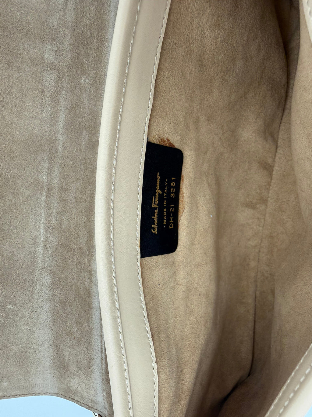 Salvatore Ferragamo Borsa a Spalla Vintage in Seta e Pelle con Stampa Fluviale Beige - Mercatino di Ninni
