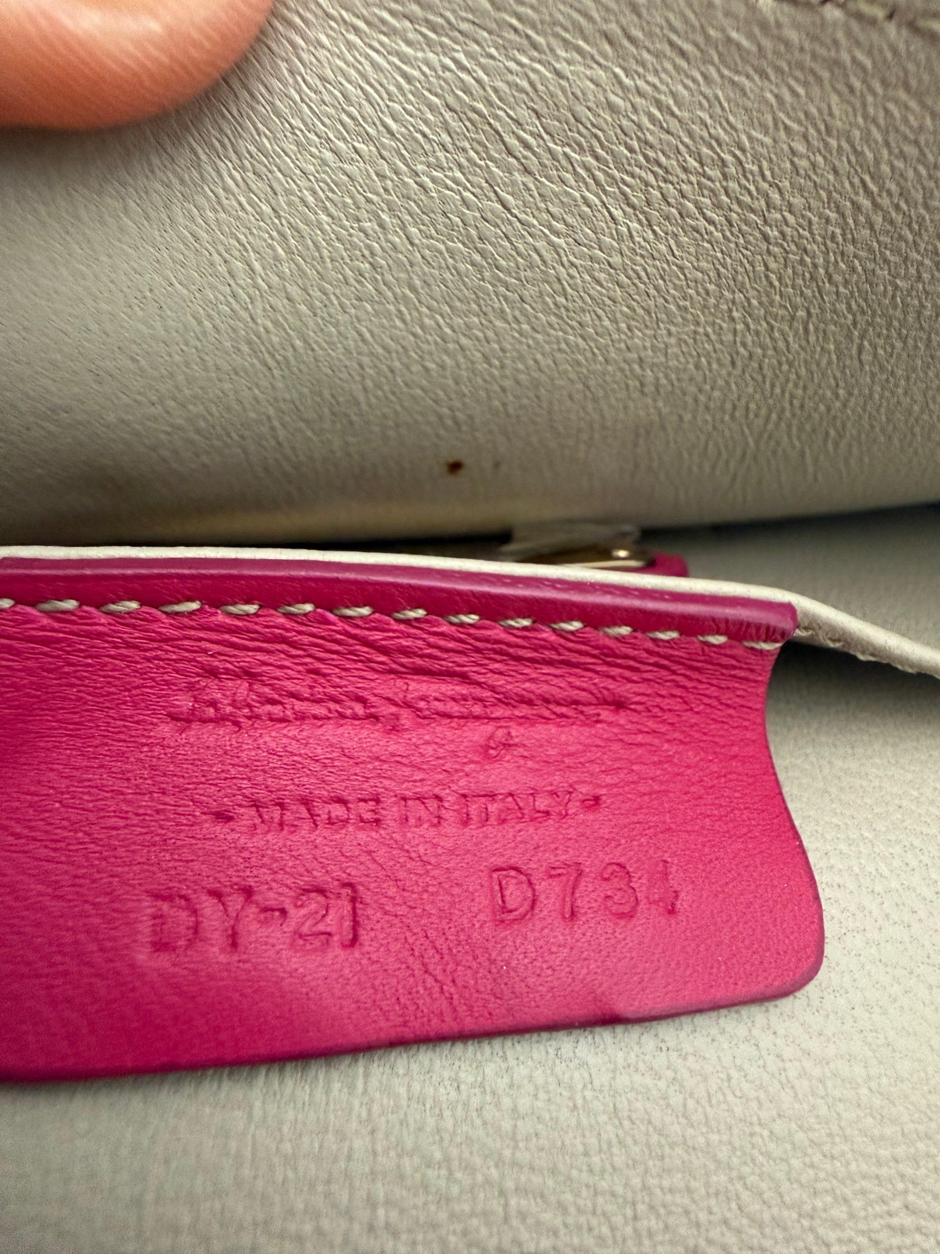 Salvatore Ferragamo Pochette Vintage in Pelle Fucsia - Mercatino di Ninni