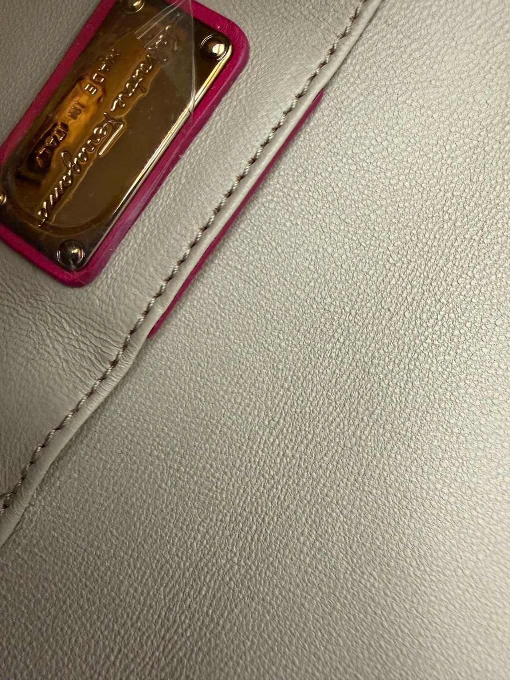 Salvatore Ferragamo Pochette Vintage in Pelle Fucsia - Mercatino di Ninni
