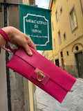 Salvatore Ferragamo Pochette Vintage in Pelle Fucsia - Mercatino di Ninni
