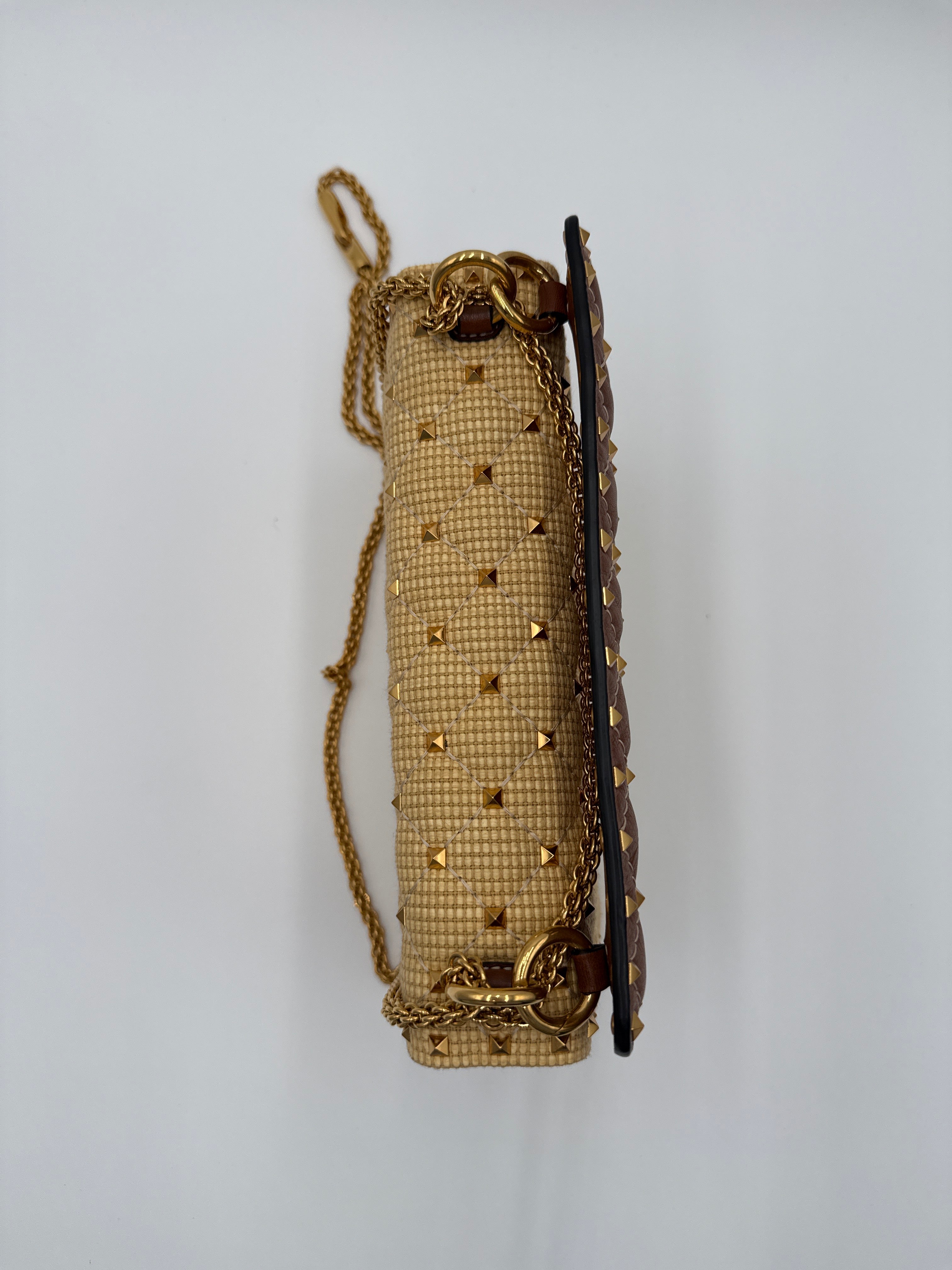 Valentino Garavani Rockstud Spike Borsa in Raffia e Pelle Valentino Garavani