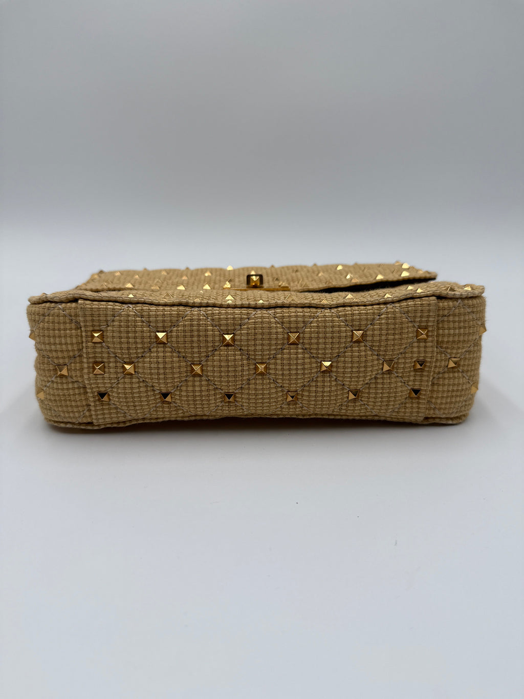 Valentino Garavani Rockstud Spike Borsa in Raffia e Pelle Valentino Garavani