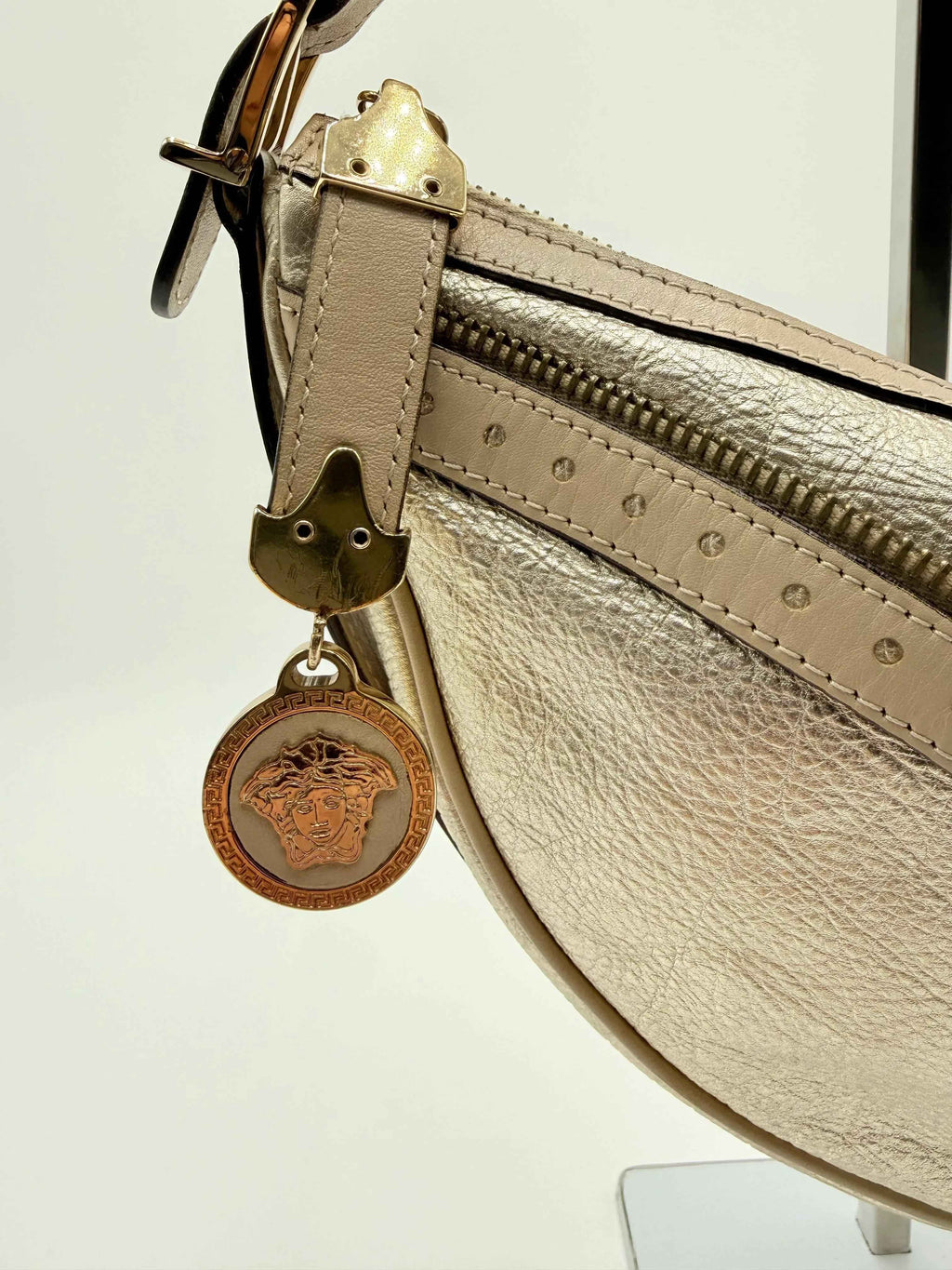 Versace Borsa Vintage Repeat in Pelle Oro Metallizzata