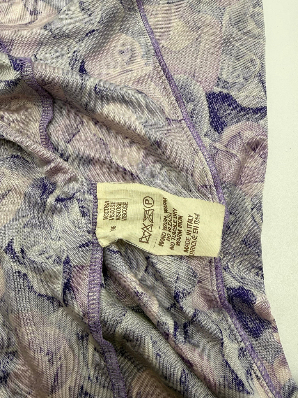 Versace-Maglia-Vintage-in-Viscosa-Stampa-Rose-Viola-Mercatino-di-Ninni-71634173133149 - Mercatino di Ninni
